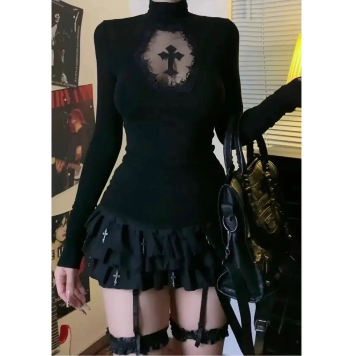 Ropa Sexy Y2k para mujer, camiseta gótica con agujeros cruzados, camiseta ajustada Punk de los años 2000, Top Vintage de encaje de manga larga con cuello alto Harajuku