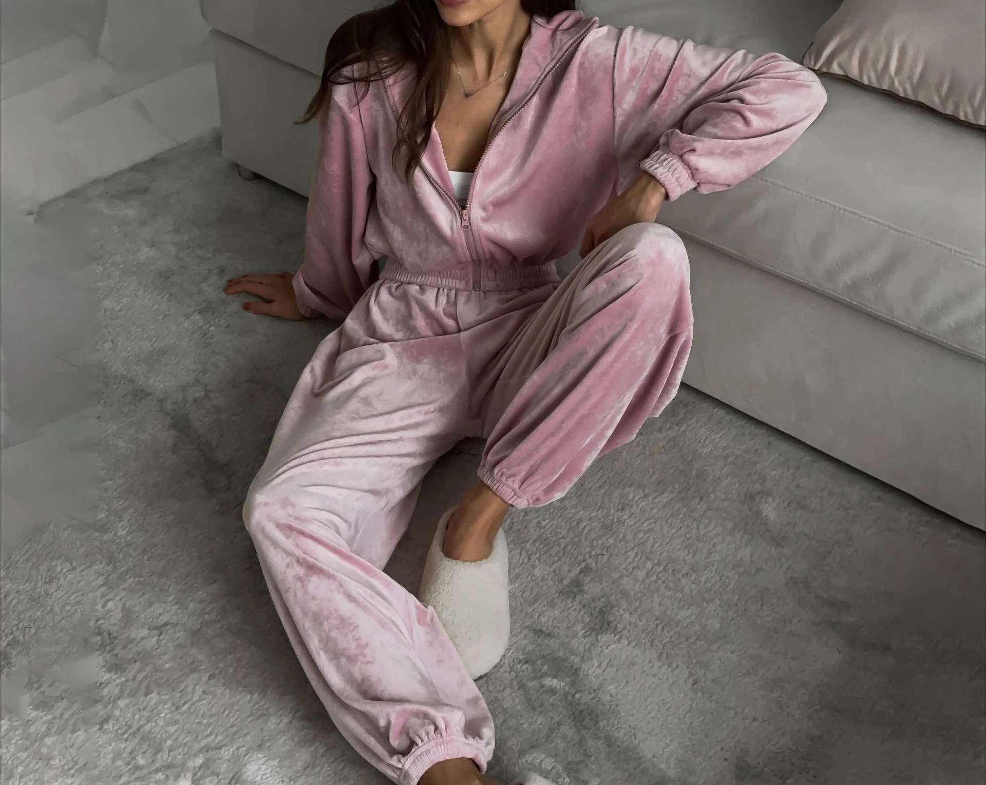 

Short Hooded Velvet Suit for Women's High-end Style Summer New Lazy Style Long Sleeved Fashionable Suit
