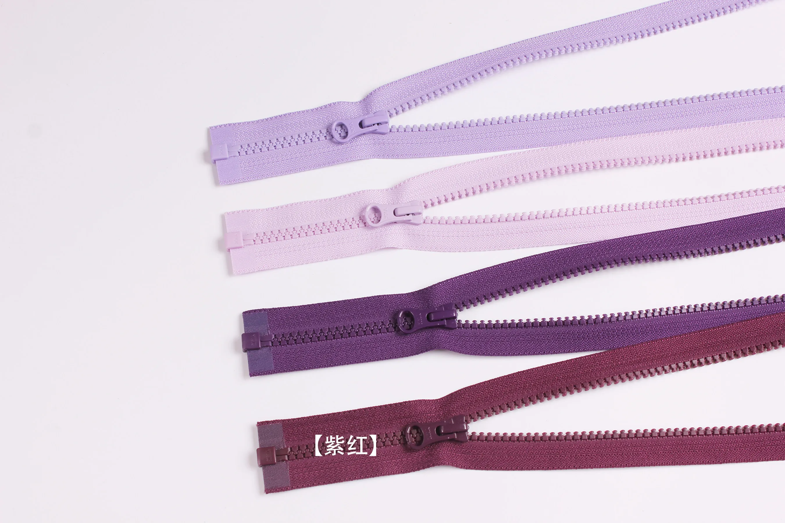 YKK-Reißverschluss Nr. 5 Harz-Gummi-Zahnöffnung, Reißverschluss am Schaf, dicke Schuljacke, Daunenbaumwolle, Echt – Detail 18