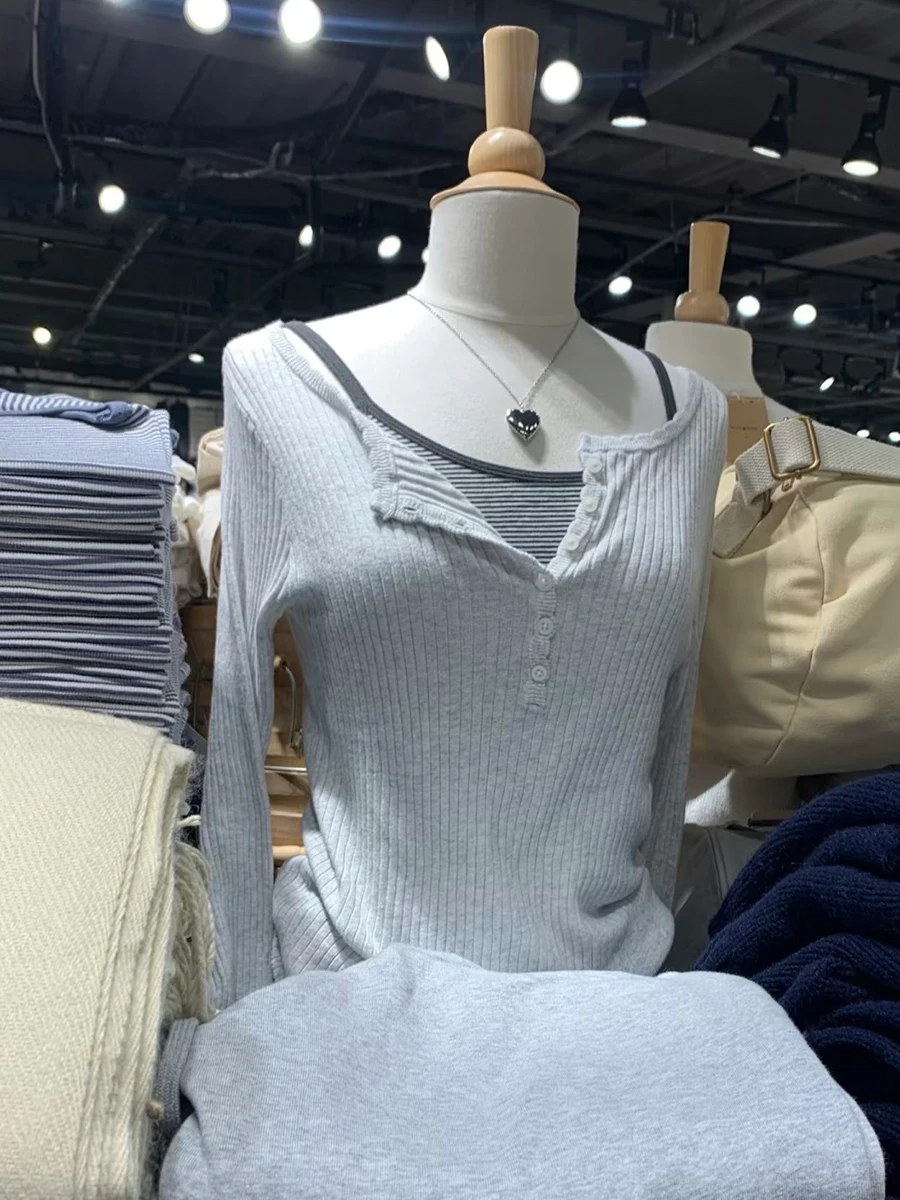 Gray Twisted Knitted Long Sleeve Slim T-shirt Women Lace Trim Buttons Scoop Neck Tee Shirts Autumn Preppy Style Sweet Basic Tops