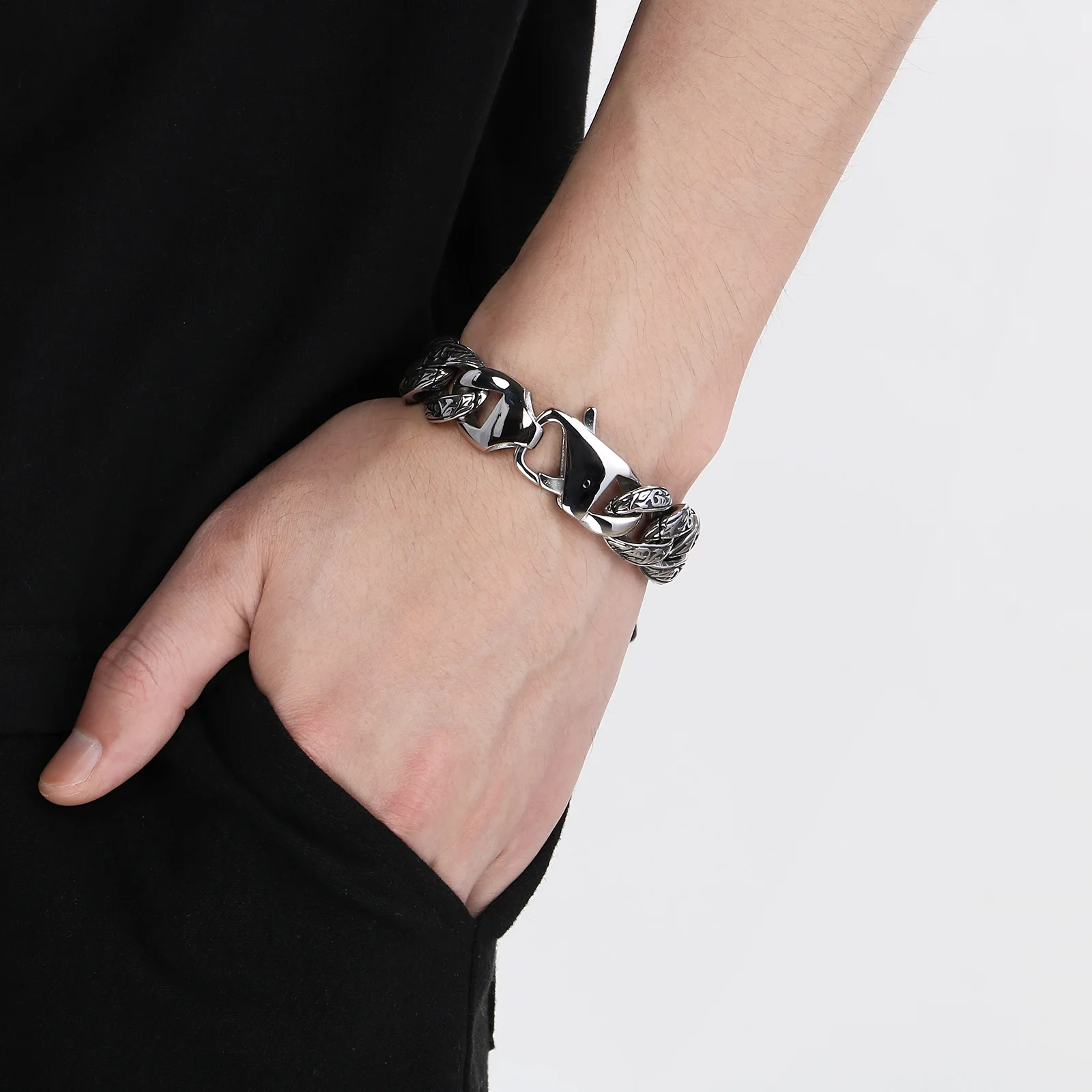 18mm Cuban Chain Bracelet With Ancient Patterns - Stainless Steel 316L - KB111163-BD