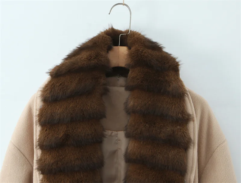 Женское пальто, зима 2025 года, новый стиль, хаки, длинное пальто из искусственного меха с длинными рукавами и большим меховым воротником, элегантное и модное