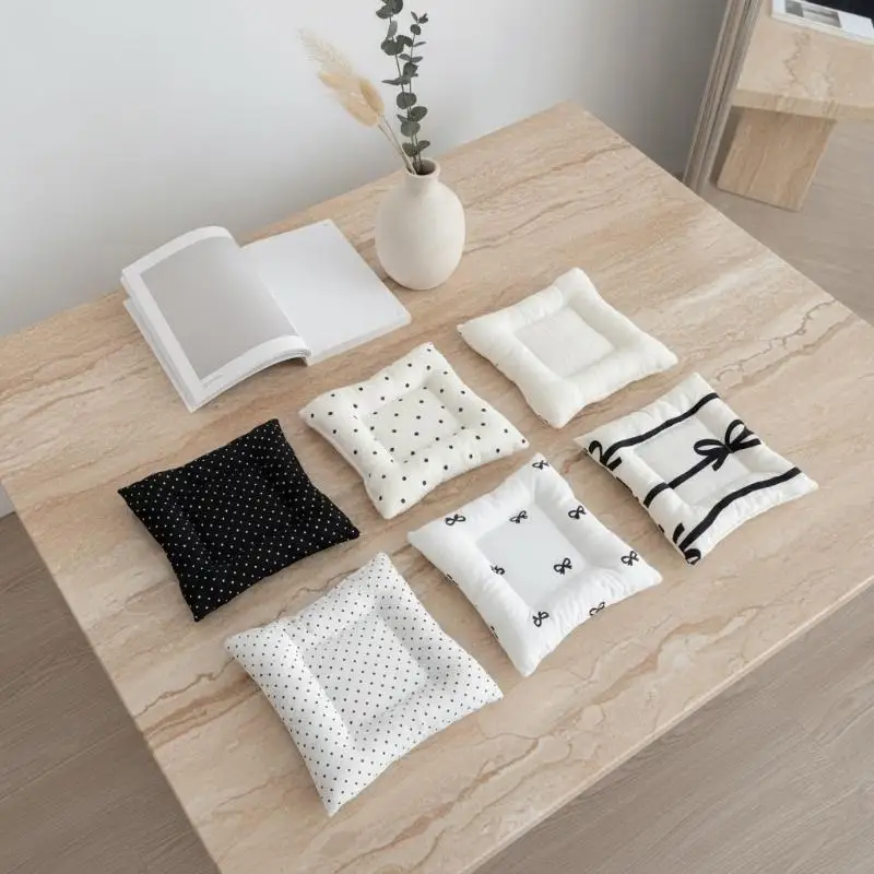 Cotton Heat Resistant Table Mat Quilted Square Coaster Bowknot Polka Dot Anti Scald Placemat For Home Kitchen Table Decoration