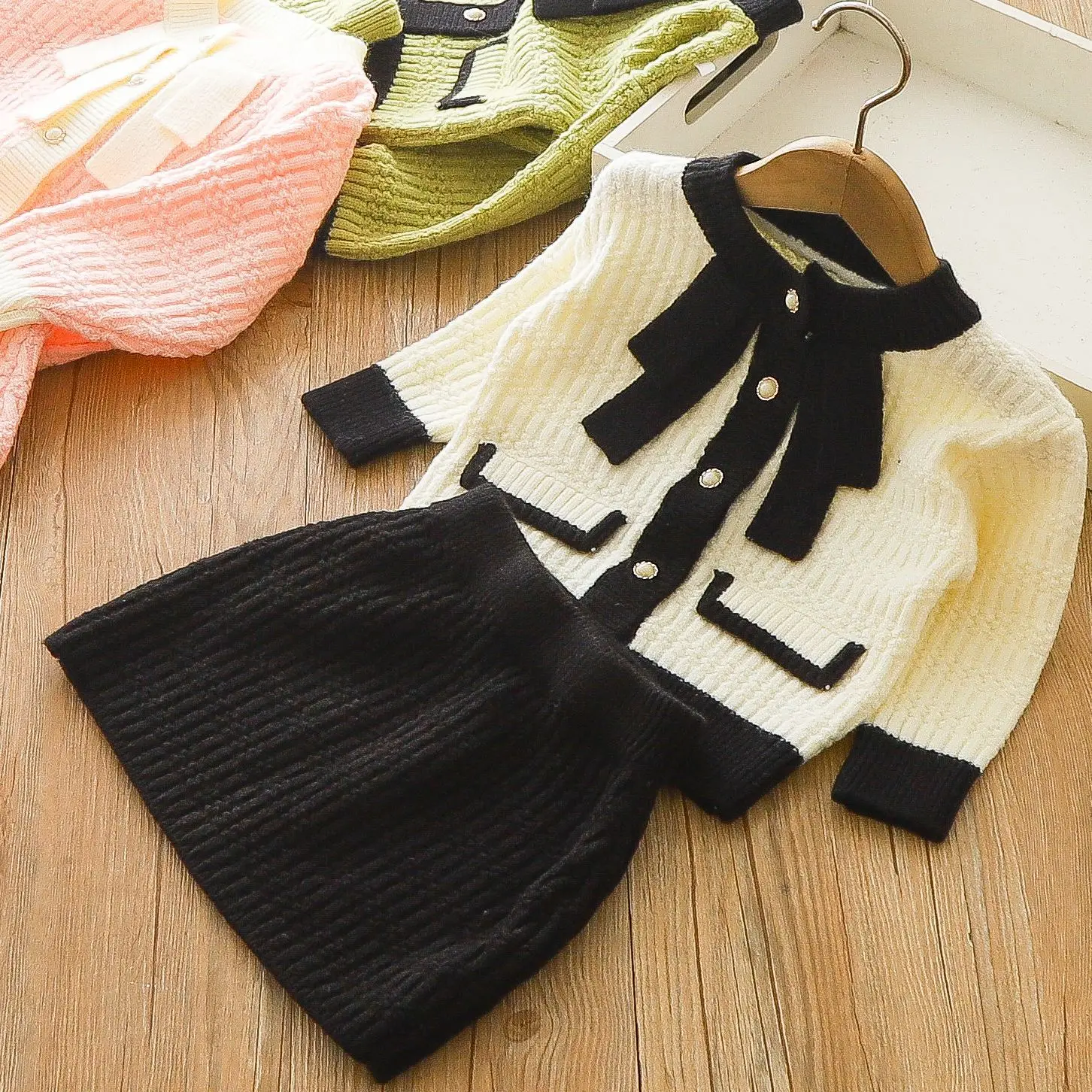 

Autumn New Children's Sweater Knitted Cardigan + Skirt Girls Two-piece Set