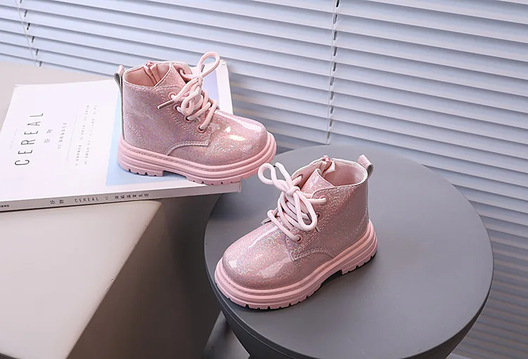 2026 Neue Winter-Kurzstiefel für Mädchen, Kinderstiefel im britischen Stil, weiche Sohle, leichte Stiefel, knöchelhoch, Unisex-Jungenstiefel, Größe 21-30 – Detail 18
