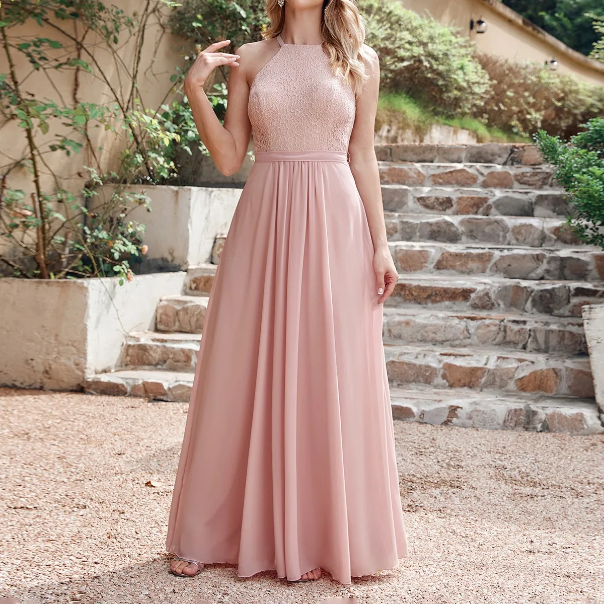 Elegant Dusty Rose Halter Chiffon Long Bridesmaid Dresses A-line Lace Sleeveless Wedding Party Evening Gowns for Women