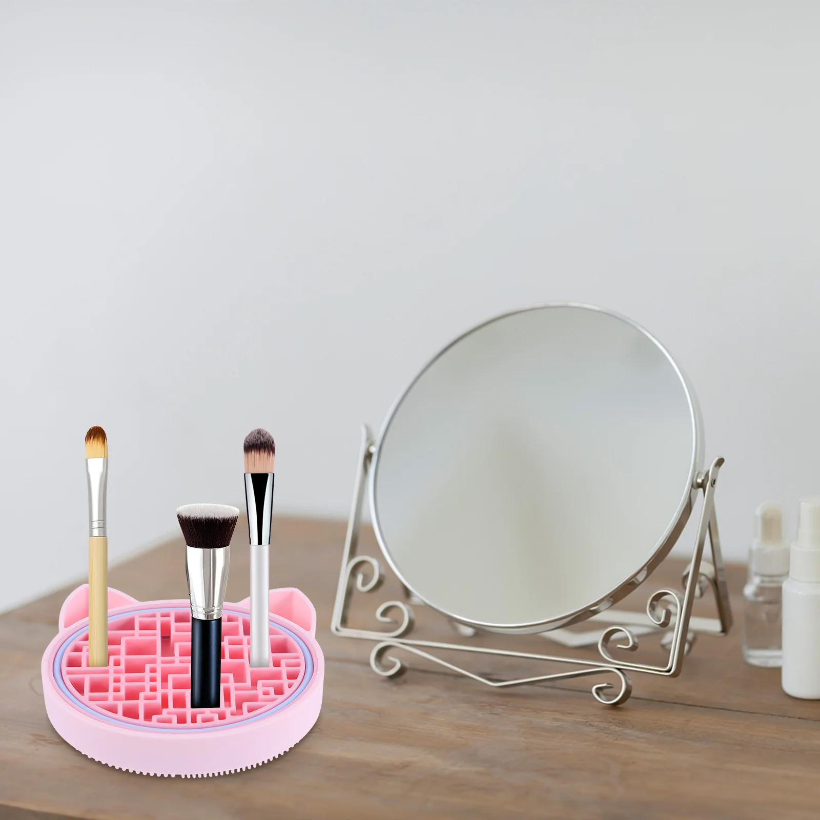 環境に優しいシリコン製メイクブラシクリーナーマット、耐久性があり再利用可能な2 in 1デザインで、効果的なメイク落としと保管が可能