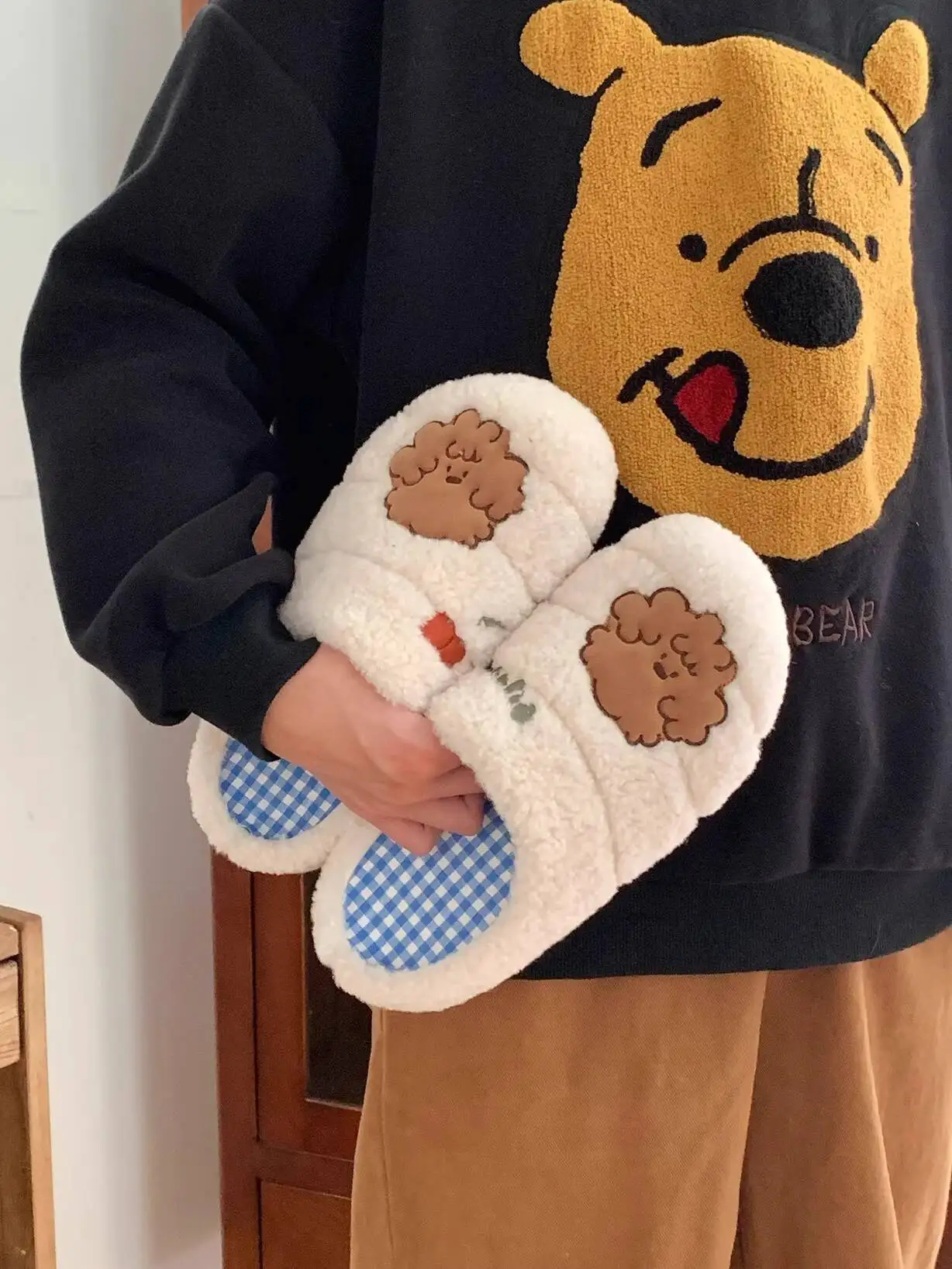 

Unisex Home Slippers 2026 Spring Cute Plush Slippers Man Women Non Slip Couple Home Warm Winter Indoor Household Slippers
