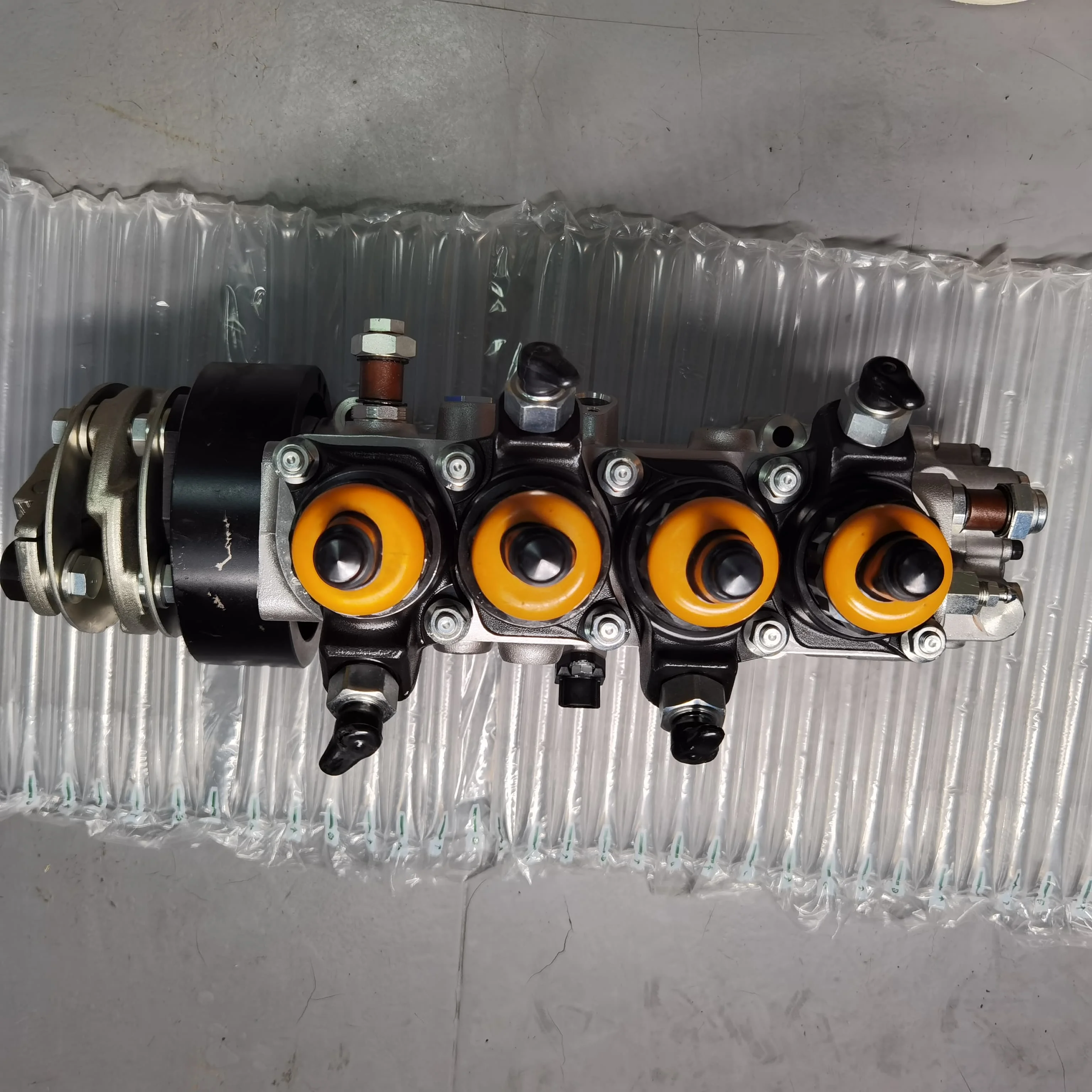 

094000-0411 ME352519 для двигателя экскаватора топливного насоса 8M22