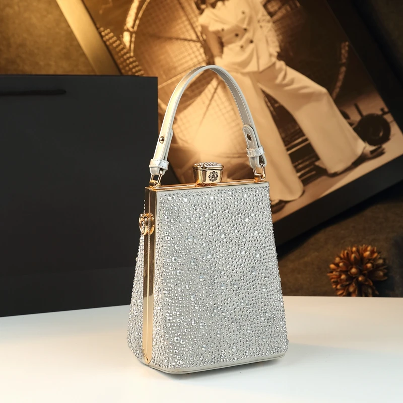 المرأة حقيبة الهاتف المحمول حقيبة كروسبودي 2025 جلد طبيعي عمودي حقيبة يد صغيرة الماس كريستال حجر الراين كليب حقيبة كتف #3