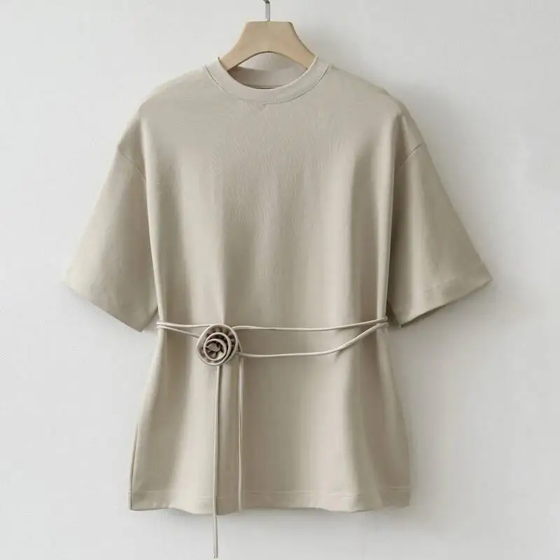 

Летняя базовая футболка с желто-белым цветком 2025 года