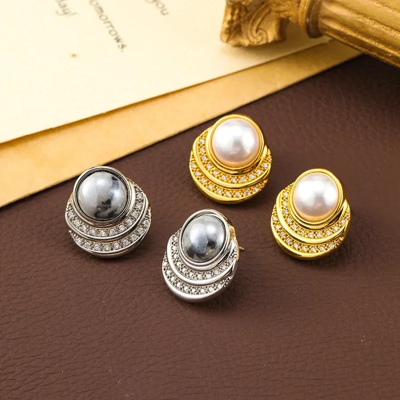 

Vintage pearl micro-inlaid zircon ceramic premium stud earrings