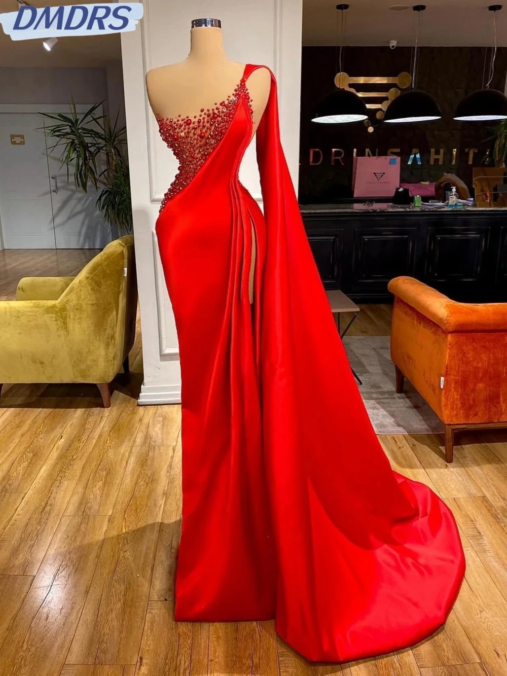 Sexy Side High Slit Cocktail Dresses Sparkly Pearls Evening Dress Elegant One Shoulder Mermaid Long Prom Gown Robe De Mariée