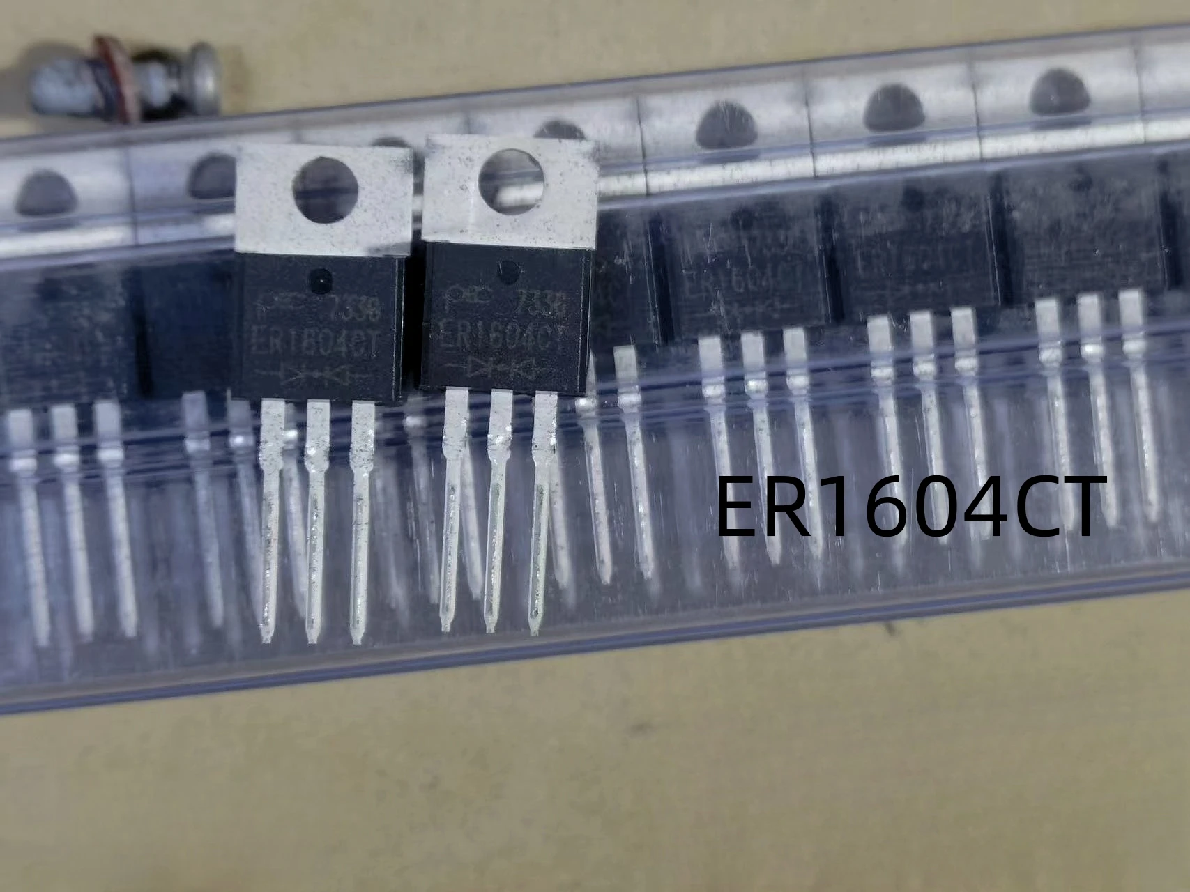 SYDZ_ER1604CT ТО-220 6А 400В