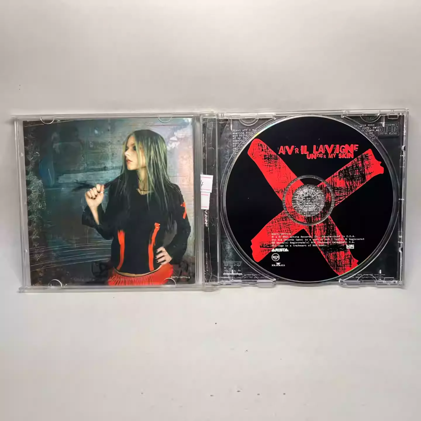 

CD-альбом Avril Lavigne: Классический поп-панк и панк-рок. Музыкальный диск Let Go. Музыкальная запись для косплея, Walkman, автомобильных саундтреков. Подарочный набор.
