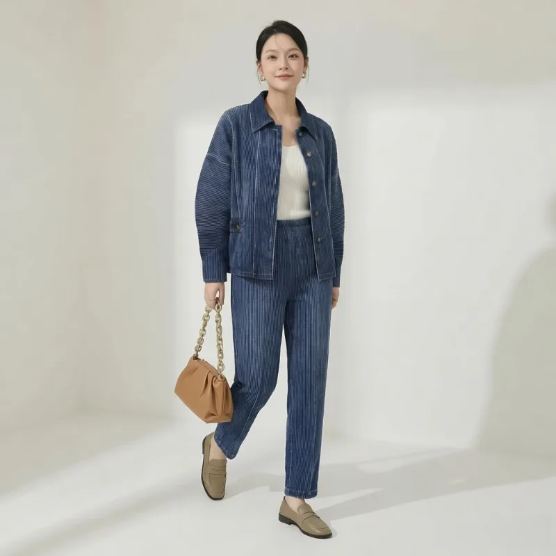 

Miyake из искусственного денима, плиссированный костюм с принтом, 2026, женская новая модная повседневная куртка, топ, эластичные прямые шаровары, офисный комплект из 2 предметов