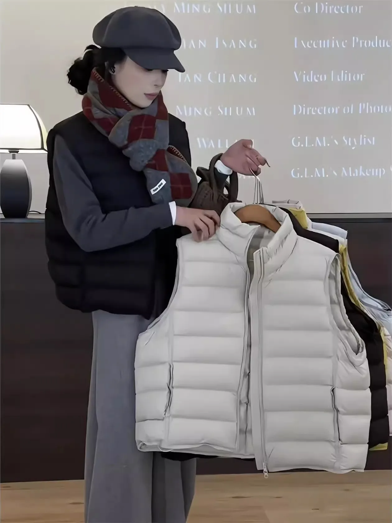 

Женский пуховый жилет 2025: Новинка осенне-зимнего сезона, свободный крой, повседневный, легкий, теплый, с наполнителем из утиного пуха, термокуртка-топ