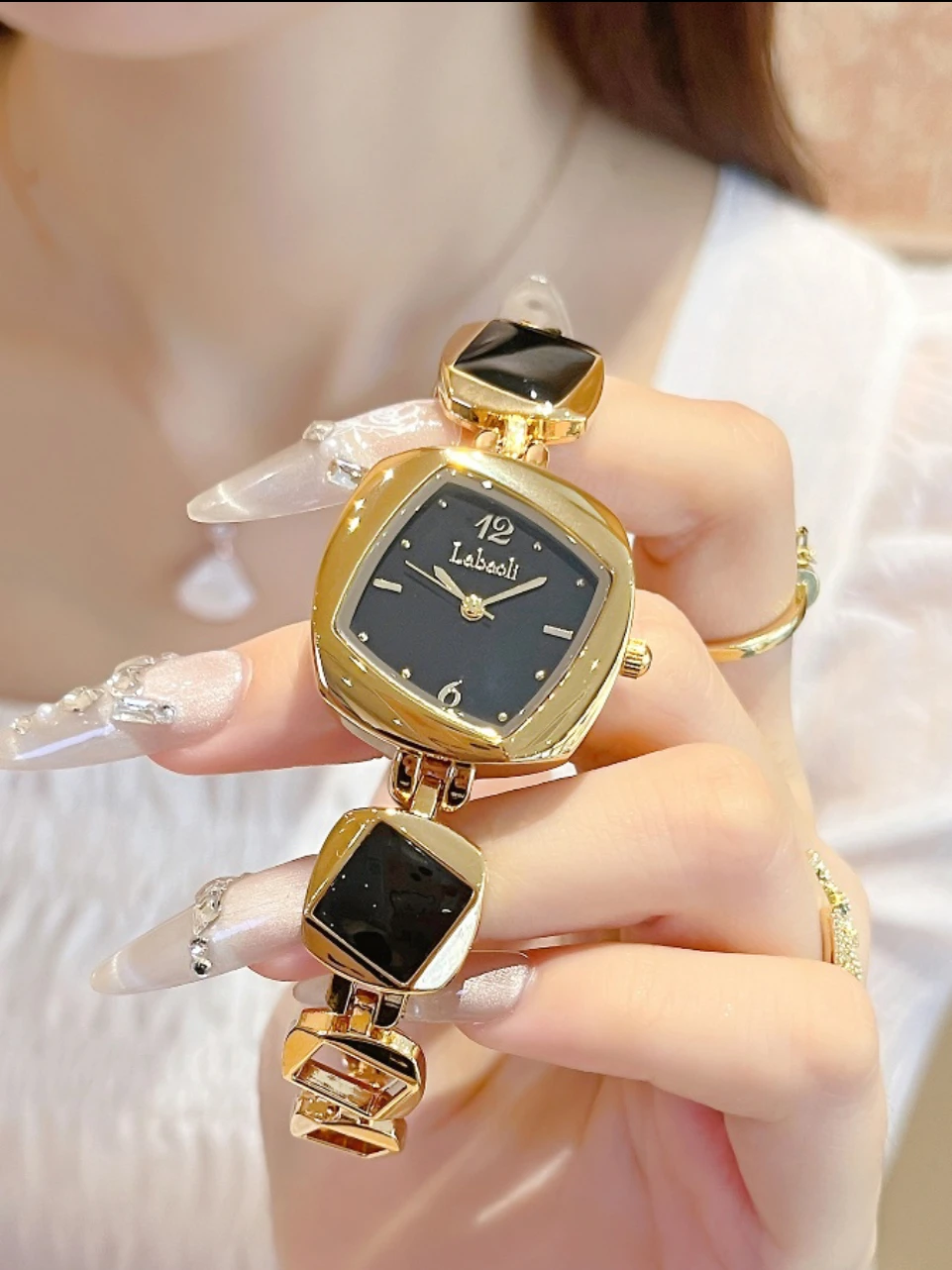Elegant Women'S Wristwatch, Diamond-Shaped Bracelet Watch, Luxurious And High-Value Quartz Watch, A Perfect Gift For Women.