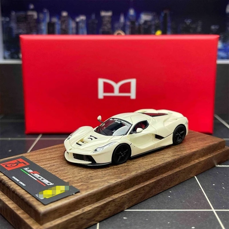 DMH 1:64 LaFerrari Resin Motor Vehicle Toy Die-casting Metal Model