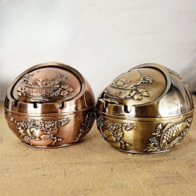 Oriental Koi Carved Ashtray Vintage Home Decor Piece Creative Smoking Accessory with Lid Metal High-end Feeling