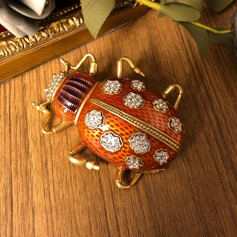 

Fashionable retro style copper gold-plated beetle brooch,Personalized design enamel animal pin coat accessories