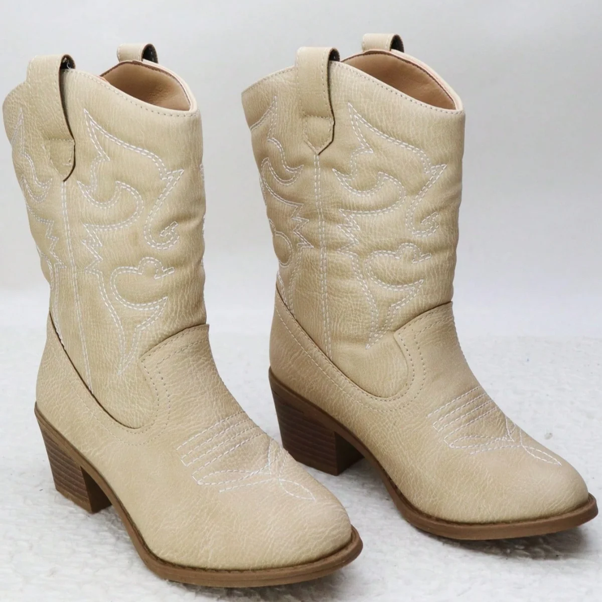 

White Thread Embroidered Slip-On Western Boots, Fashionable, Comfortable, Simple, Convenient and Cute Girls' Boots