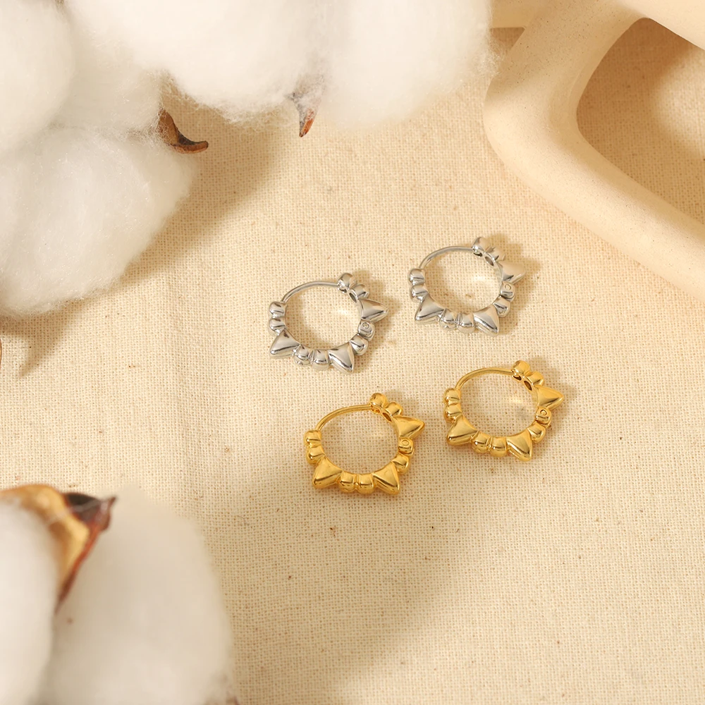 Wasserdichte Vintage-Luxus-Kleine-Ohrringe aus Edelstahl, 18K Vergoldete Creolen für Damen, Trendiger Piercing-Schmuck – Detail 1