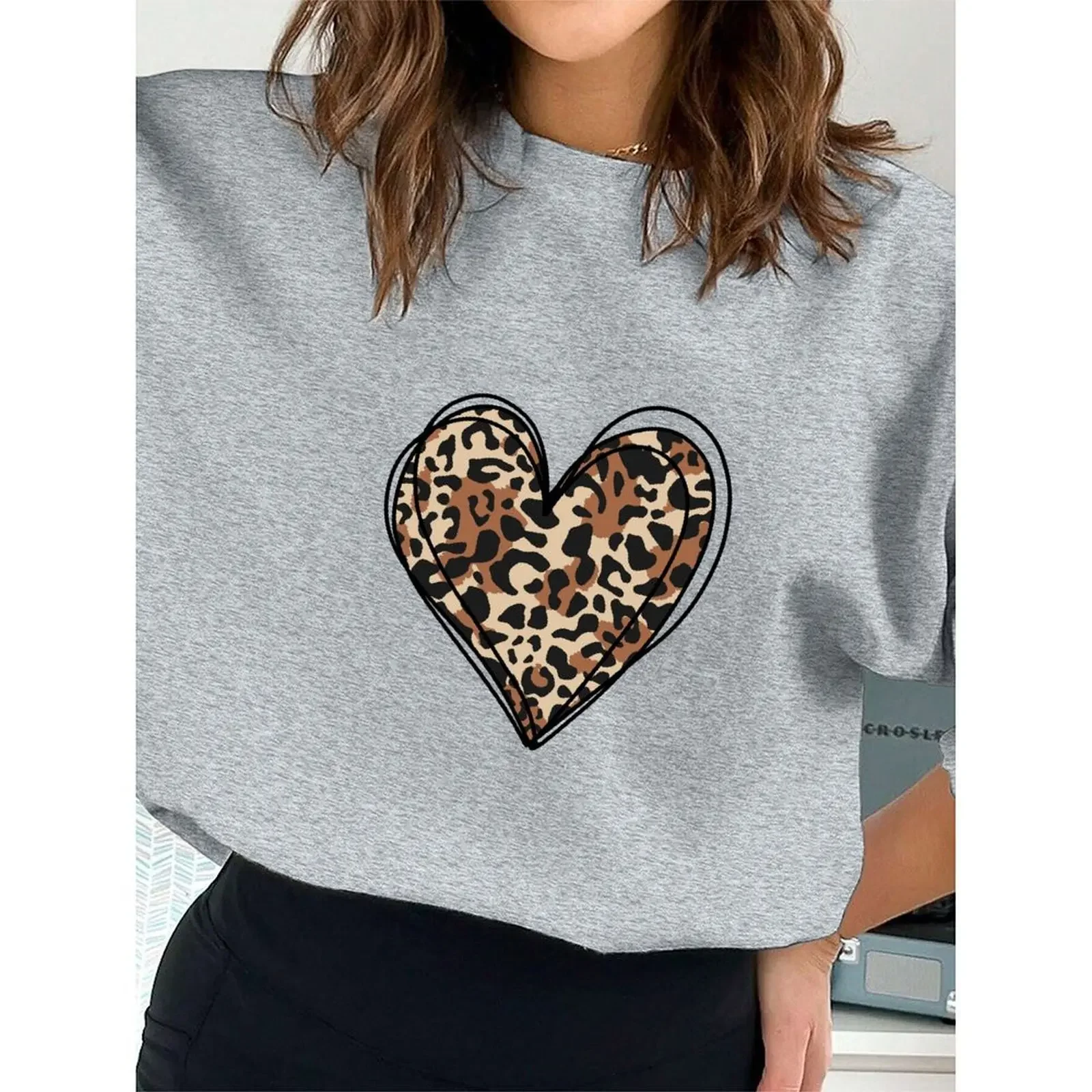 

Women's Sweater Round Neck Long Sleeve Sweatshirts Winter Casual Abstract Animal Print Pullovers Autumn Woman Clothes 2025