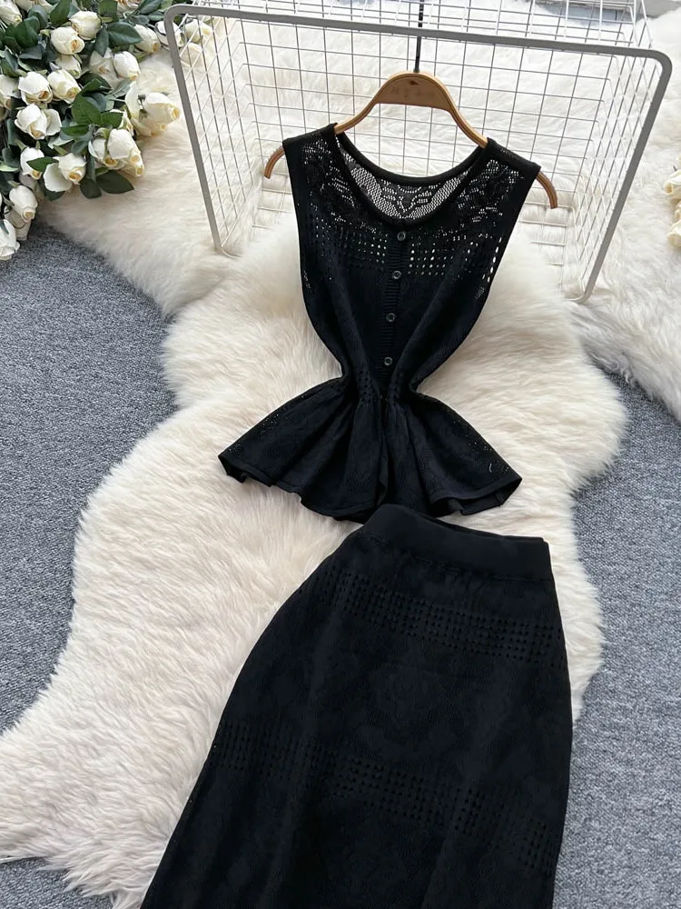 

Комплект из трикотажного топа и юбки с высокой талией и ажурным дизайном Svel round Ne Gentle Summer Faion для женщин