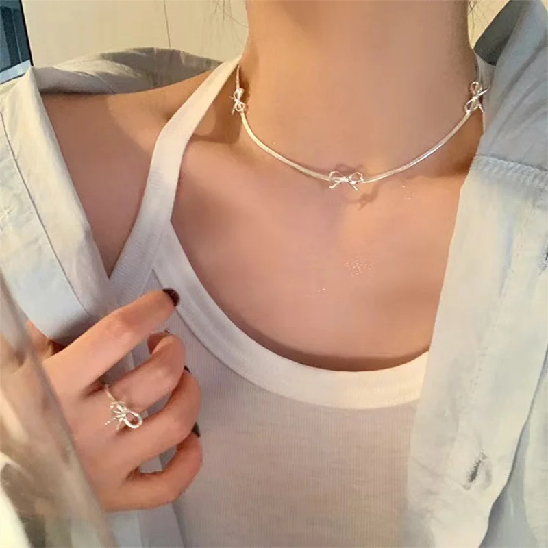 Vintage Sliver Color Bow Collarbone Snake Bone Chain Necklace Casual Personality Girl Exquisite Jewelry Gift Party Accessories