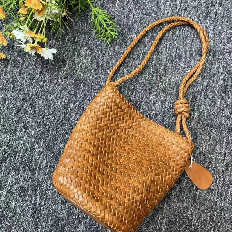 

Сумка ручной работы, новинка 2023 года, французская винтажная пляжная сумка для отдыха, женская сумка-ведро из искусственной кожи большой вместимости на одно плечо через плечо