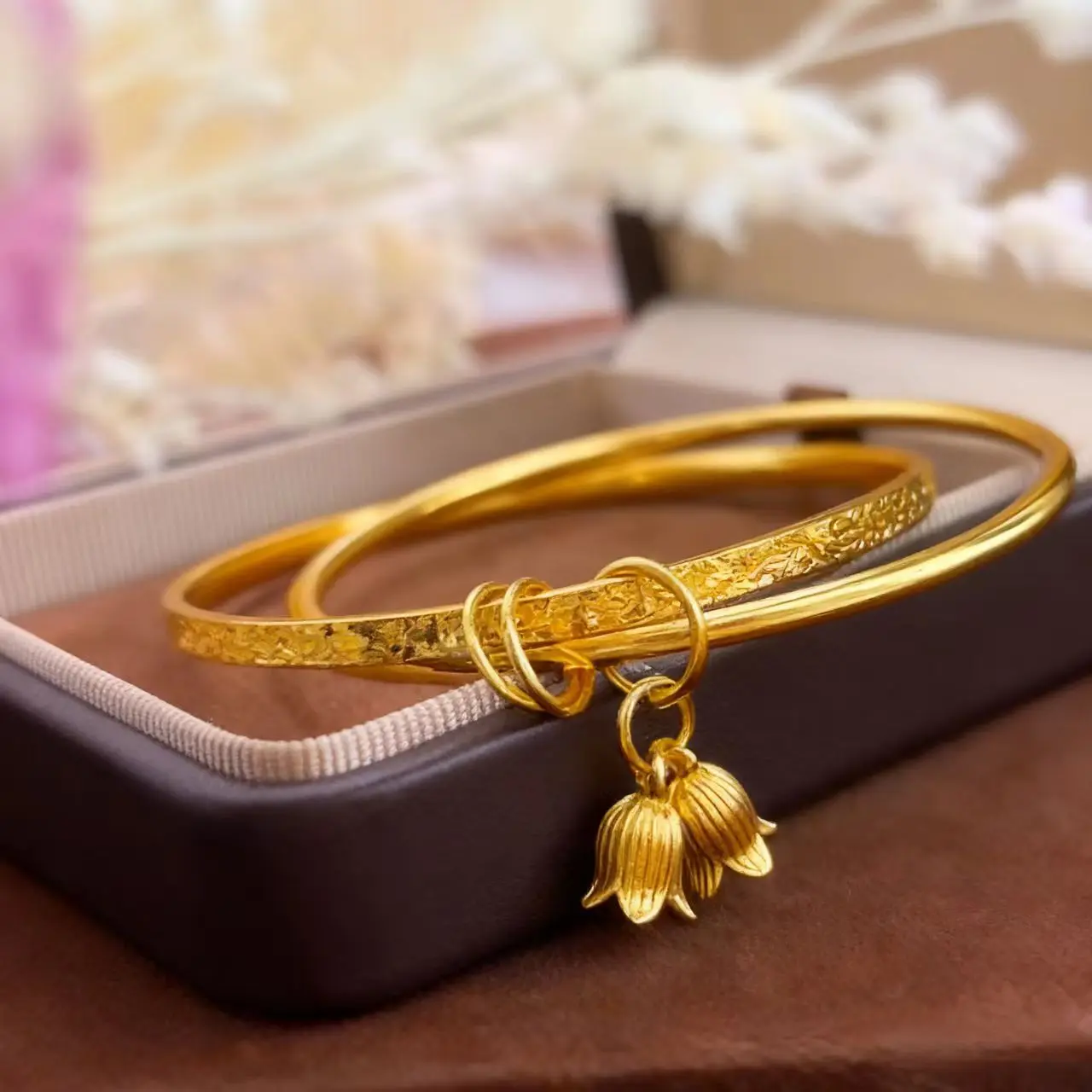 Lily of the Valley Crushed Ice Double Ring Bangle Women's 24K Gold AU999 - Exquisitely crafted 24K gold, dynamic double rings