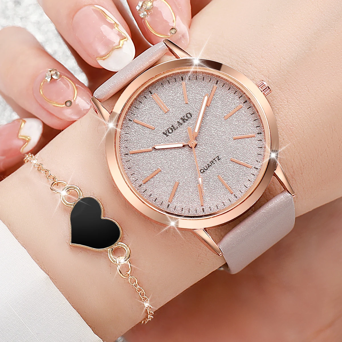 2PCS/Set Women\'s Watch Casual Shiny Fashion Quartz Watch Analog PU Leather Wrist Watch Heart Bracelet