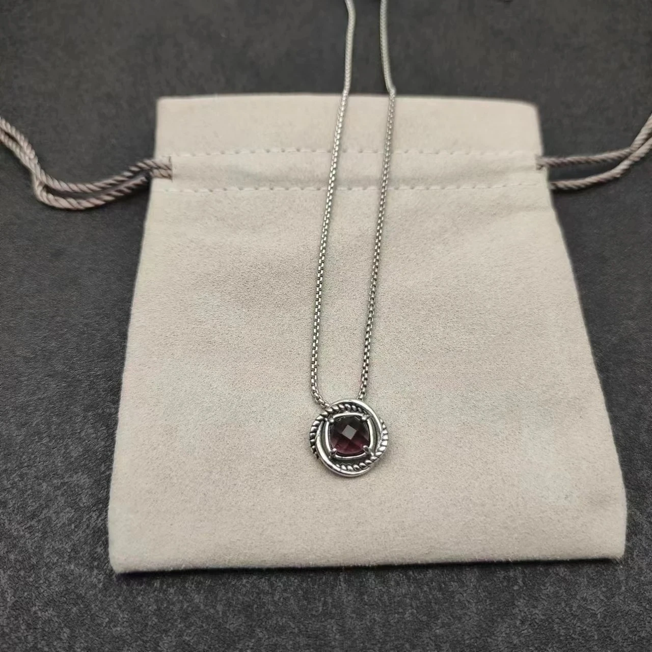 

2025 New High-Quality Christmas Fashionable and Simple 7mm Main Stone Square Diamond Pendant Necklace - Valentine's Day Gift