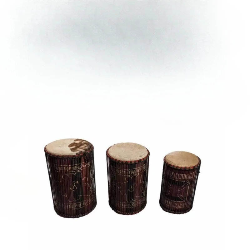 3 drum sets, bass drum, pier drum