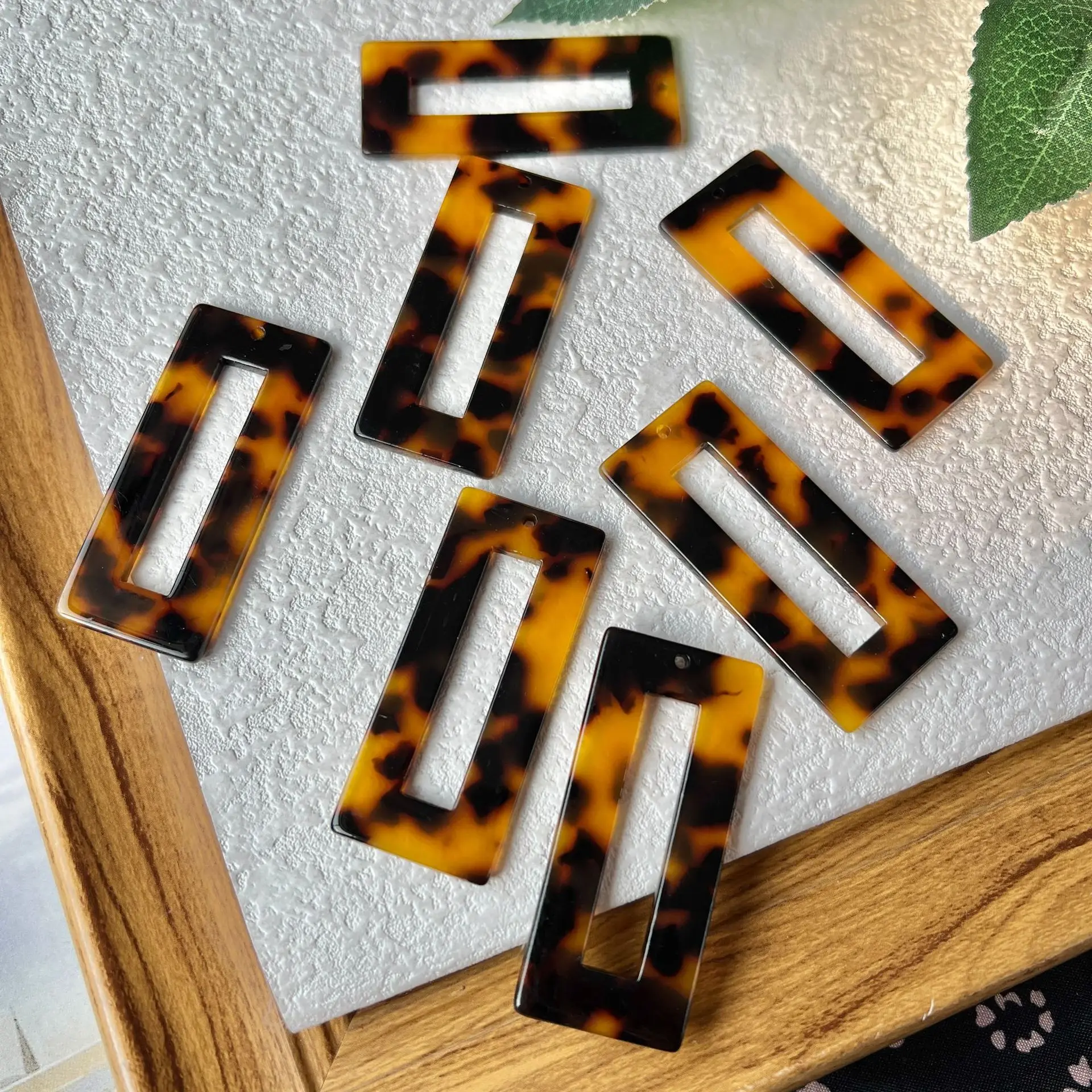 

10 шт. акриловых полых подвесок-коннекторов в виде леопарда для самостоятельного изготовления украшений, для ожерелий и серег, для создания украшений ручной работы