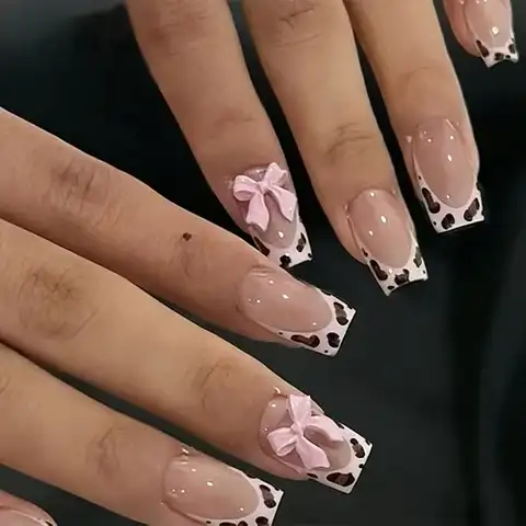 24PCS French leopard print wearable nail plate simple style exquisite touch Wearable fake nails for fashionable nail decoration