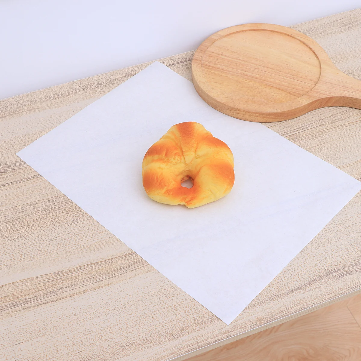 

100Pcs Food Packaging Paper Coated Parchment Baking Sheets Oil-Proof Grease Proof Paper for Burgers Sandwiches Baking