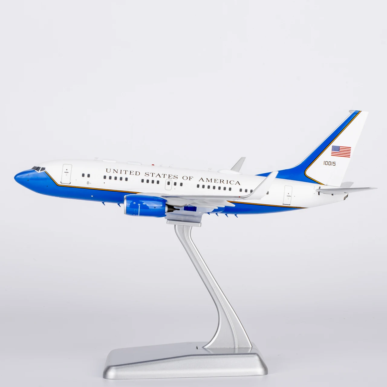 

05016 Коллекционный самолет из сплава в подарок, модель NG 1:200, США-ВВС Boeing C-40B (737-700 BBJ), литая под давлением модель самолета 01-0015