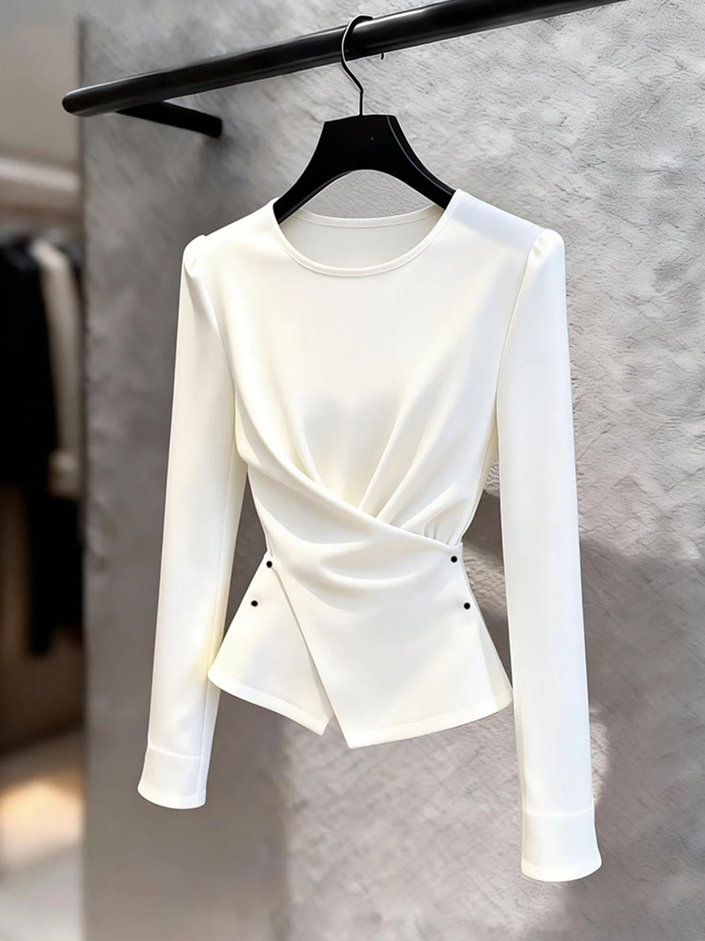 

Soft Base Layer Shirt Casual Long Sleeve T-Shirt Pure Color Cross Design Fashionable Waist-Cinching Top for Early Spring