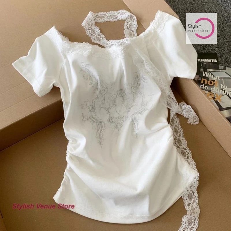 

French white lace ribbon diagonal shoulder short sleeve T-shirt women's summer new sweet spice girl stitching pleated top