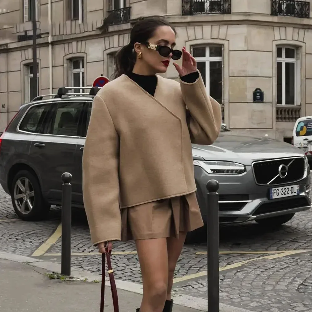 طقم جاكيت نسائي قصير غير متماثل كاجوال ، رقبة حرف V ، تنورة صغيرة فريدة ، موضة عتيقة ، أنيقة ، أحادية اللون ، بداية الخريف ، جديد ،