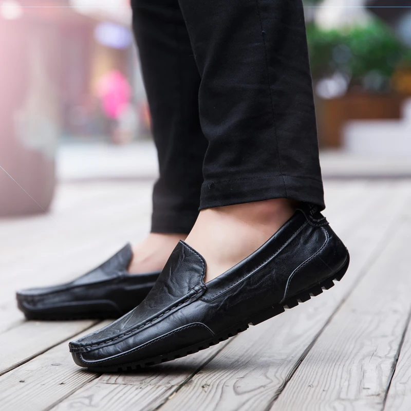 Genuine Leather Loafers Men Design Moccasin Fashion Slip On Soft Flat Casual Men Shoes Adult Male Footwear Handmade Boat Shoes