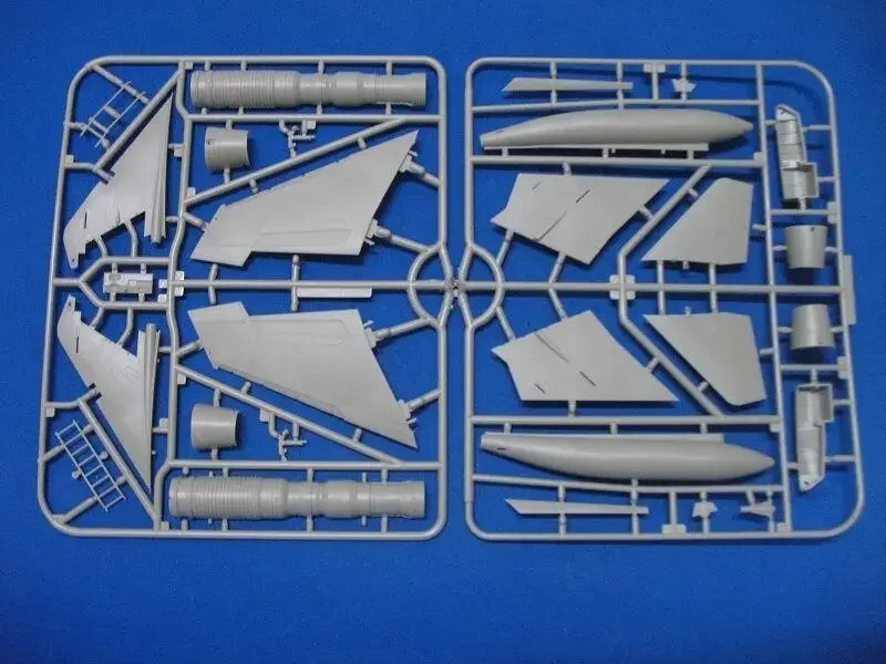 Kitty hawk KH80112 1/48 Scale Mirage F.1B plastic model kit