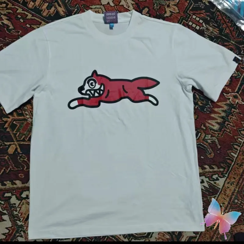 

Реальное фото, высококачественный базовый топ ICECREAM, красная футболка с мультяшным принтом летающей собаки, круглый вырез, короткий рукав, свободные мужские и женские топы