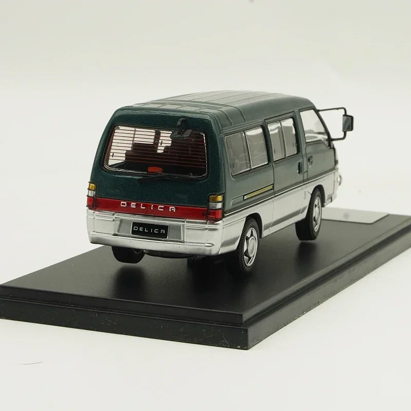 Diecast 1:43 Scale Delica Van Simulation Alloy Car Model Toy Collectible Souvenir