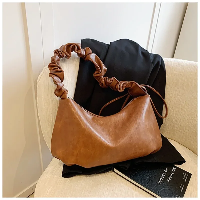 Wrinkled Large Capacity Bag 2024 Autumn/Winter New Single Shoulder Underarm Bag Retro Western Commuter Crossbody Pillow Bag