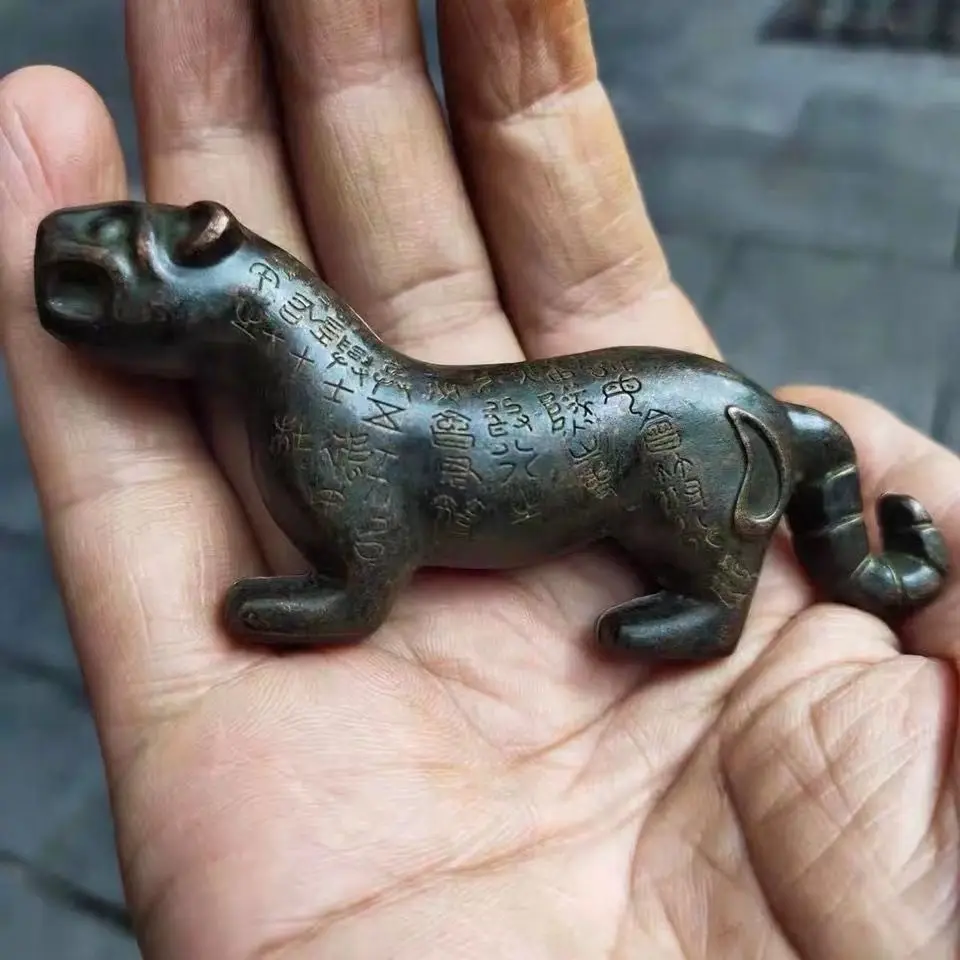 Retro Tiger seal script inscriptions Ornament Decoration Tea Pet Figurines Desk Decor Accessories