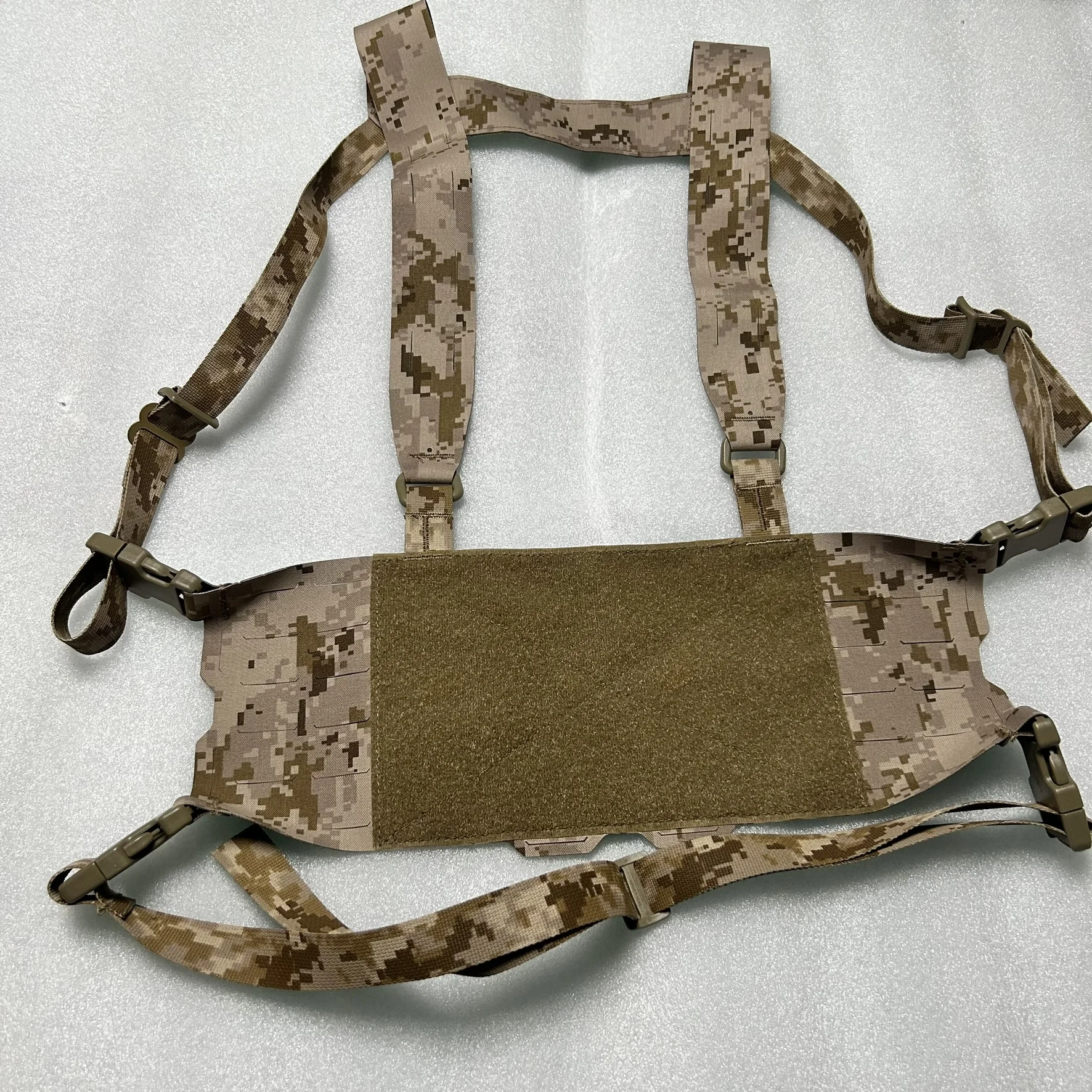 laser-cut-ultra-light-tactical-chest-rig-adjustable-molle-system-durable-camouflage-gear