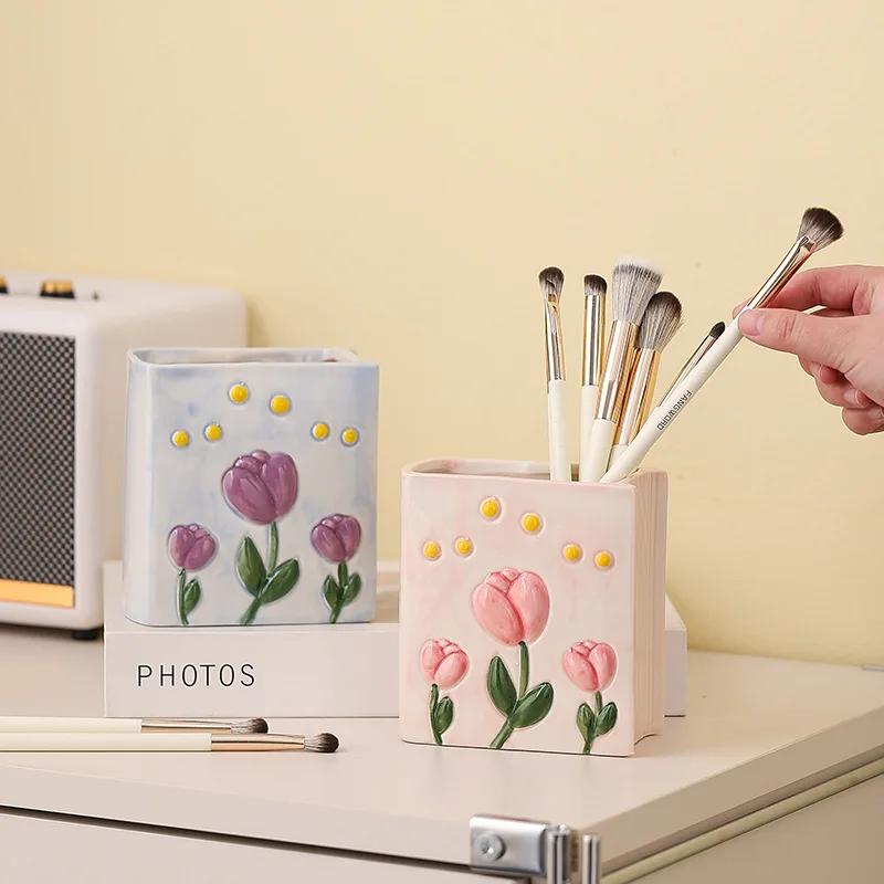 Creative Tulip Pen Holder Makeup Brush Box Ceramic Desktop Cute Girl Pen Holder Office Stationery Shelf Children